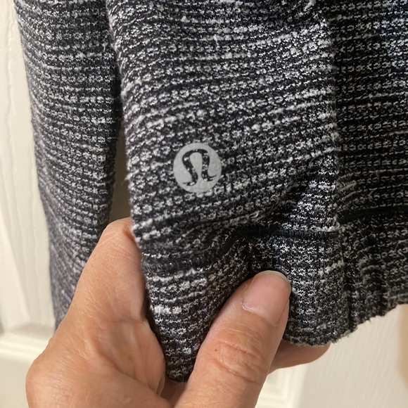 Lululemon Healthy Heart pullover - Picture 3 of 4
